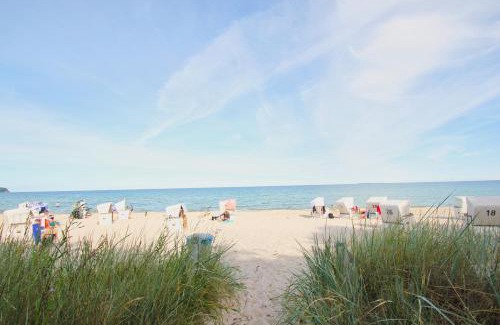 Gross Zicker Apartment | Haus Inselwind FeWo MEERstrand mit Schwimmbad und Saunanutzung im AHOI-Erlebnisbad Sellin