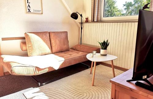 Esens Apartment | Haus Meereswind, 1 OG mit Fernblick in die Natur