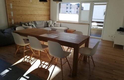 Davos-Platz Apartment | Haus Rhätikon 1. OG, links