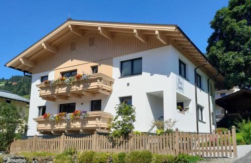 Saalbach-Hinterglemm Apartment | Haus Sandra