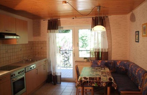 Pirmasens Apartment | Haus-Ursula (Hofstadt) - Apartment, shower and bath, toilet, non-smoking