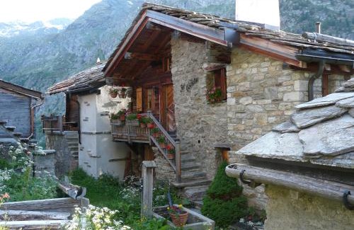 Saas Almagell Ski Chalet | Haus Zer Trächu