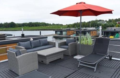 Klitten Boat Rental | Hausboot Dolce Vita