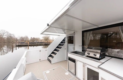 Domitz House | Hausboot Urlaub in Dömitz auf der Tobago