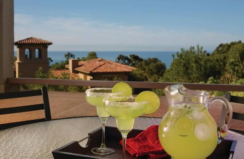 Newport Coast Condo | Have a relaxing getaway along California's beautiful coast from 08/03-08/10!