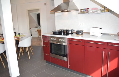 Neumuenster Apartment | HAVE A REST - 80 qm newly renovated Whg. /80sm fully renovated 3 bedroom home