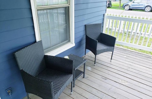 New Harmony House | Haven In Harmony. Entire 840SQFT Cottage. Sleeps 4