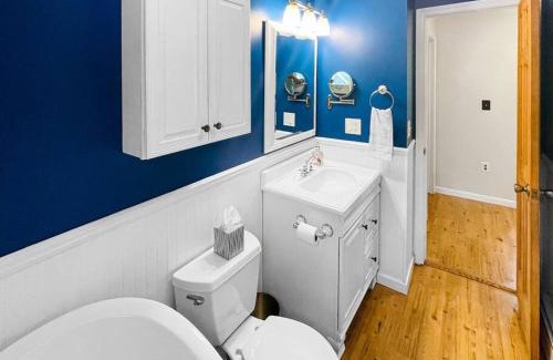 Kerhonkson House | Haven Retreat in Catskills w Hot Tub & Bar Hall