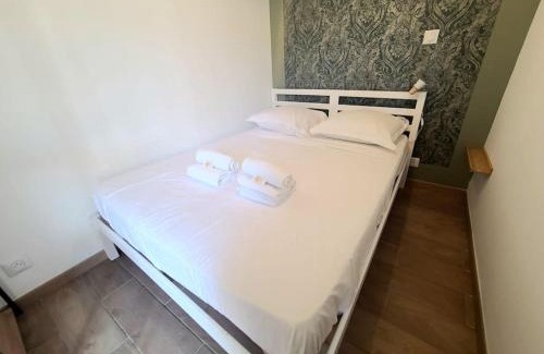 Les Arceaux Apartment | Havre Lumineux avec Climatisation et Terrasse