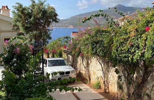 Kalkan Villa | Havuzu, plajı, bahçesi ve olağanüstü manzarasıyla…