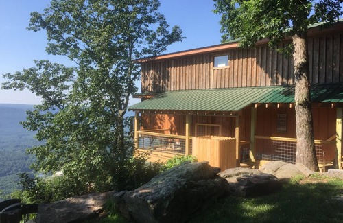 Rising Fawn House | HAWK NESTnCloudland Canyon State Park Hiking, Chattanooga breathtaking views