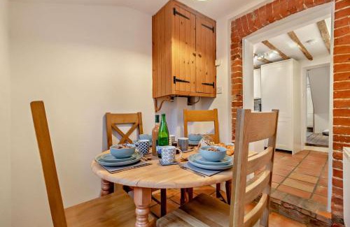 Lavenham House | Hawker Cottage