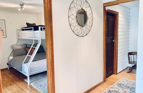 Lower Macdonald House | Hawkesbury: LOMA Riverhouse - Private riverside oasis