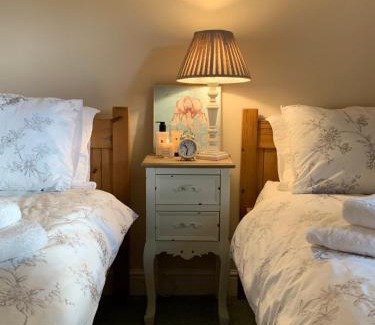 Louth House | Hawthorn Cottage at Waingrove Farm