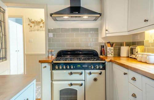 Freshwater House | Hawthorn Cottage - Norton Green