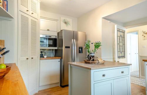 Freshwater House | Hawthorn Cottage - Norton Green
