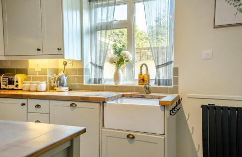 Freshwater House | Hawthorn Cottage - Norton Green