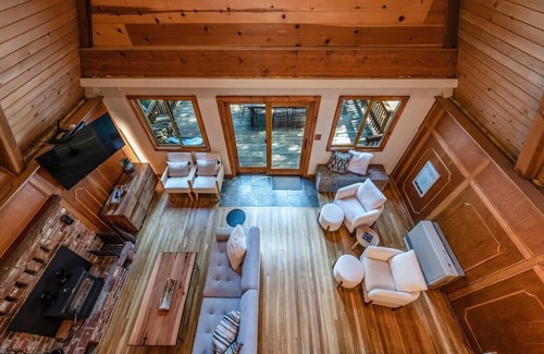 Sierra Cedars Cabin | HB Hideaway ~ Boho Treehouse Vibes in the Pines