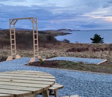 Caroy House | Head In The Skye - Healabhal Cottage