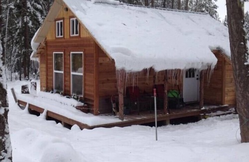 Chewelah Cabin | Head To The Mountains To Refresh