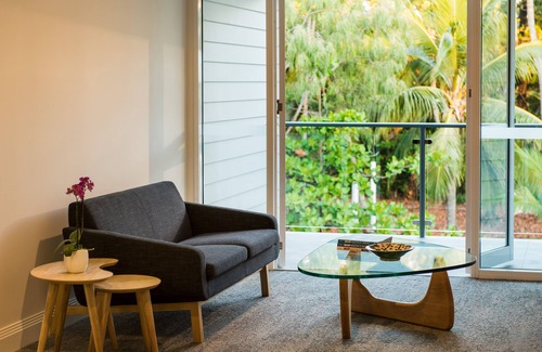 Airlie Beach Hotel | Heart Hotel and Gallery Whitsundays