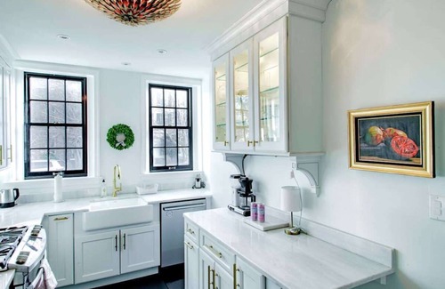 Capitol Hill Apartment | Heart of Capitol Hill Row House, Luxury & Location