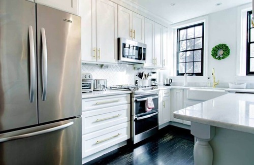 Capitol Hill Apartment | Heart of Capitol Hill Row House, Luxury & Location