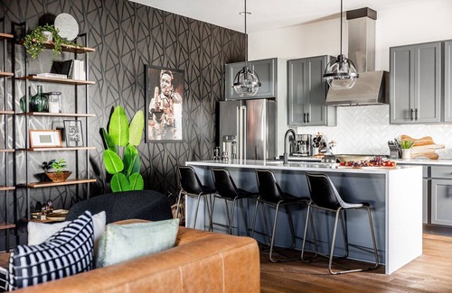 Edgehill Cottage | Heart of Gulch - 4 Min to Broadway - Designer Home