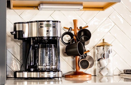 Edgehill Cottage | Heart of Gulch - 4 Min to Broadway - Designer Home