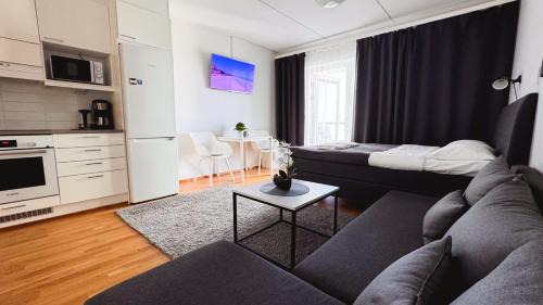 Oulu Apartment | Heart of Oulu studio Parking