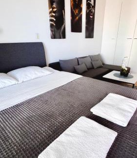 Oulu Apartment | Heart of Oulu studio Parking