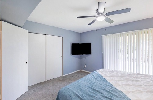 Towson Apartment | Heart of Towson *Parking*Gym*Pool*Gym*Smart TV