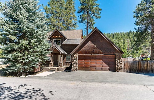 Truckee House | Heart of Truckee by Tahoe Mountain Properties