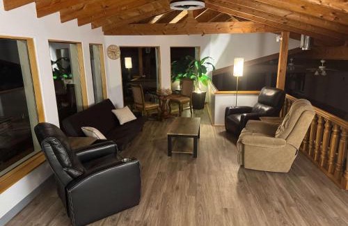 Saint-Placide House | Heated Indoor Pool - Maison au Bord du Lac