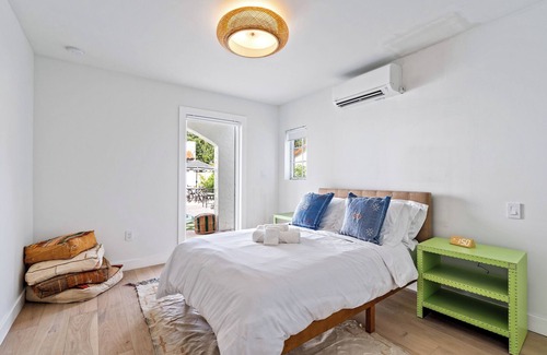 Palm Beach - West Palm Beach House | Heated Pool 5 Mins to Downtown Newly Renovated Guesthouse