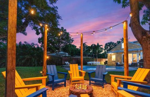Palm Beach - West Palm Beach House | Heated Pool Grill Fire Pit & Cold Plunge Sleeps 8!