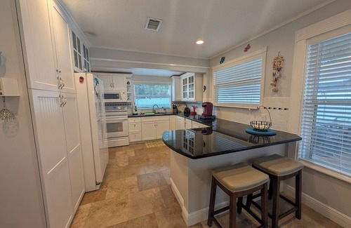 Sarasota House | Heated Pool Home in the Pinecraft area Close to Downtown and Beaches.