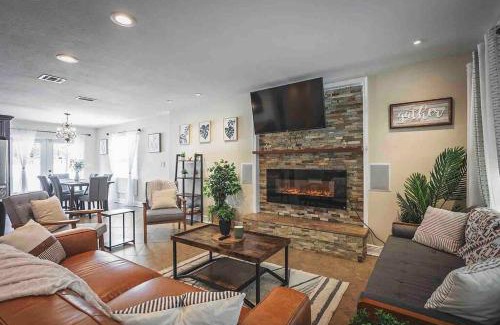 Seffner Community Alliance House | Heated Pool in Private House w/Fire Pit