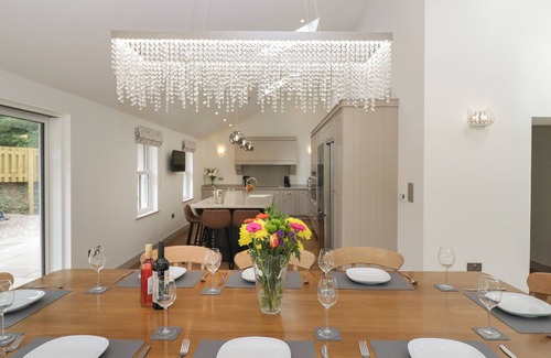 Welton House | HEATHER'S COTTAGE, family friendly, luxury holiday cottage in Dalston