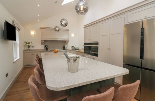 Welton House | HEATHER'S COTTAGE, family friendly, luxury holiday cottage in Dalston