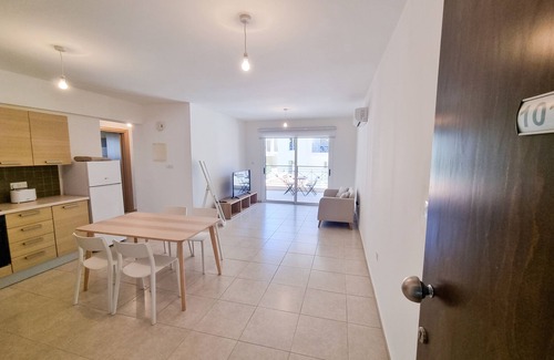 Mazotos Apartment | Heaven in Yair's MPV Apartment