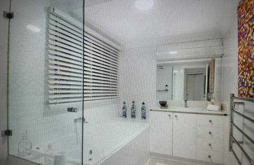 Avalon Beach House | Heavenly Avalon Sunseeker