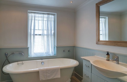 Claremont House | Hedge House