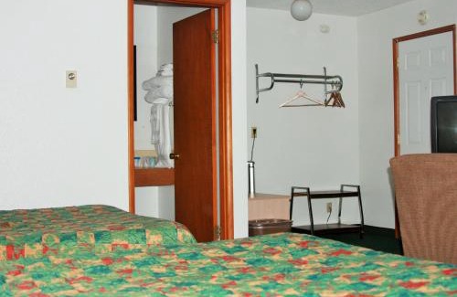 Ilwaco Hotel | Heidi's Inn