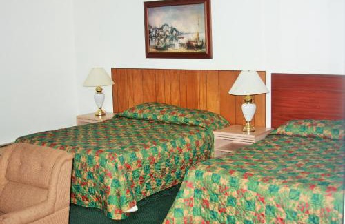 Ilwaco Hotel | Heidi's Inn