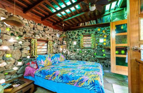Ha'apiti House | Heimanarii's Lodge - Fare Fetia