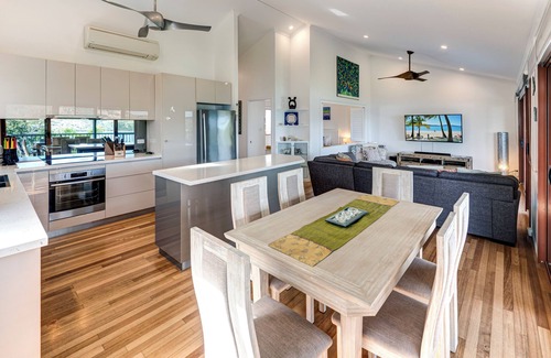 Hamilton Island House | Heliconia 10 Newly Renovated House
