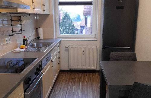 Schollkrippen Apartment | Helle und Freundliche Ferienwohnung mit Balkon