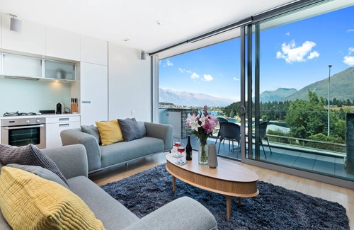 Queenstown Apartment | Hello QT Pounamu