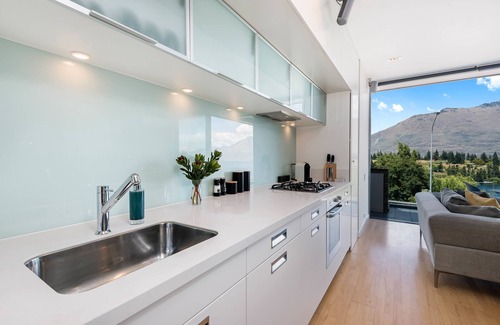 Queenstown Apartment | Hello QT Pounamu